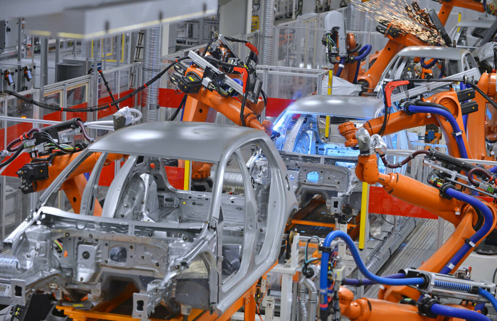 Roboter in einem großen Unternehmen wie zum Beispiel einer Automobilfabrik